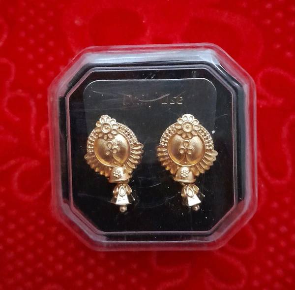 Earring 