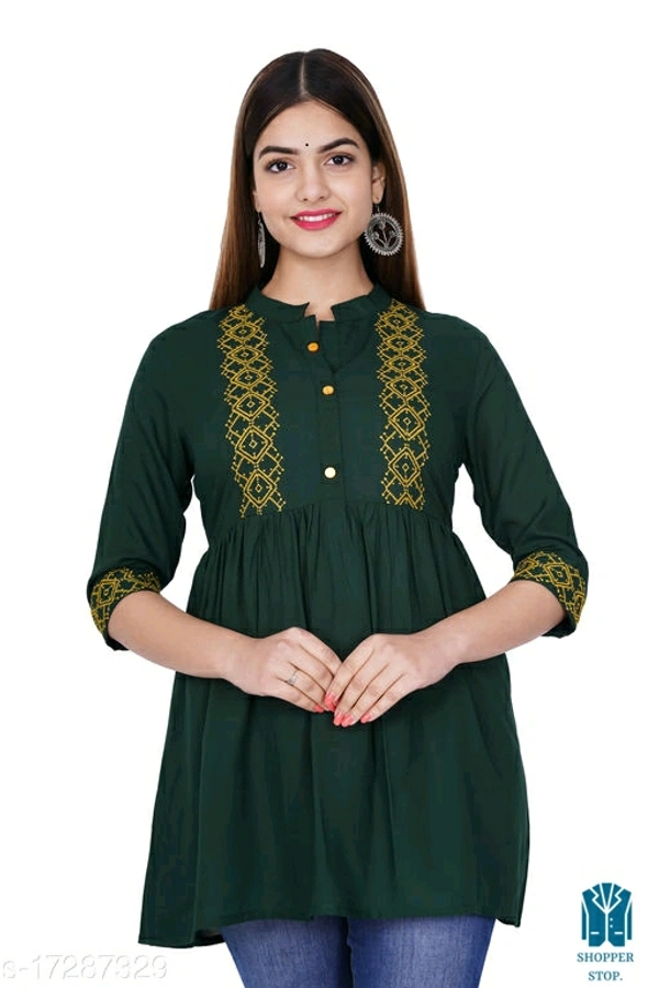 Catalog Name:*⭐Banita Graceful Kurtis*Fabric: RayonSleeve Length: Three-Quarter SleevesPattern: Printed,EmbroideredCombo 