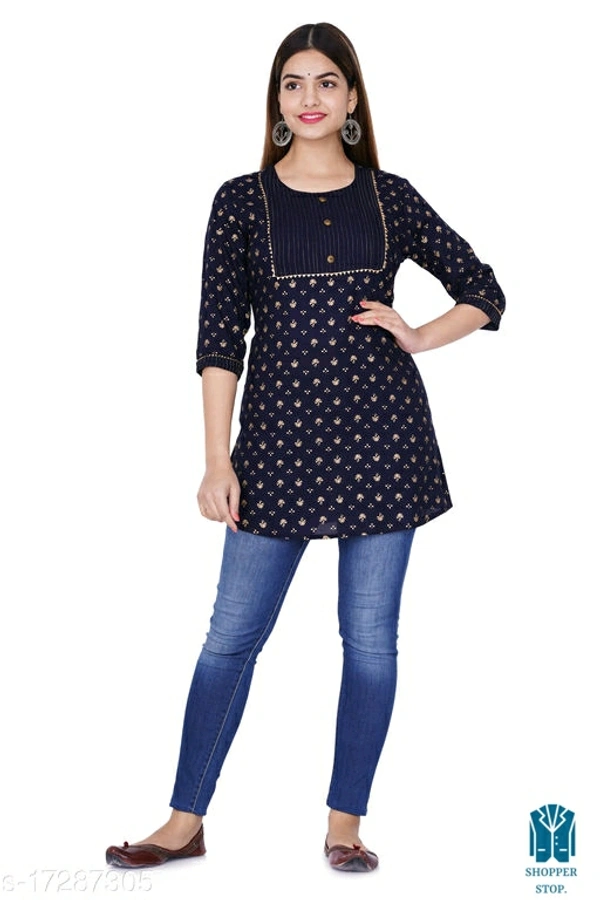 Catalog Name:*⭐Banita Graceful Kurtis*Fabric: RayonSleeve Length: Three-Quarter SleevesPattern: Printed,EmbroideredCombo 