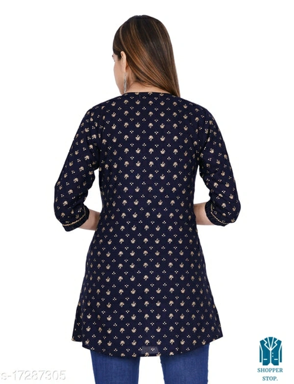 Catalog Name:*⭐Banita Graceful Kurtis*Fabric: RayonSleeve Length: Three-Quarter SleevesPattern: Printed,EmbroideredCombo 