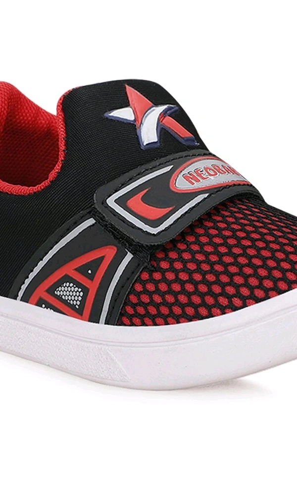 SHREE SHYAM TRADERS  ₹165 WCP Boys & Girls Velcro od66eg M 310 - Red, 3C