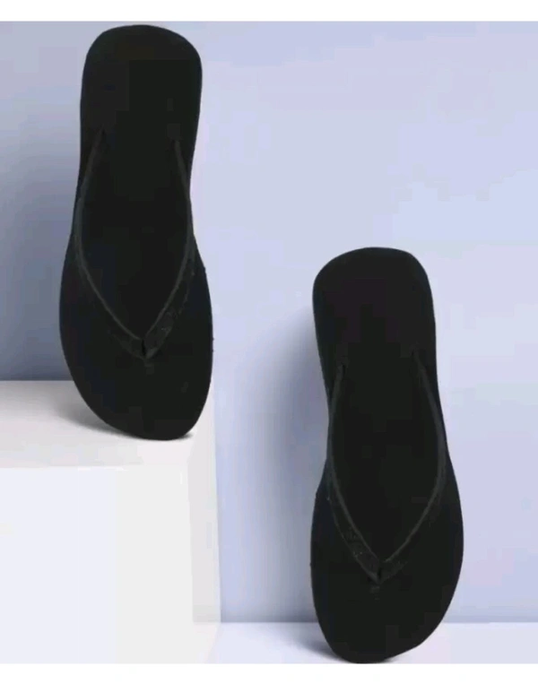 8383003010 ₹192 WCP Slippers q0p18p M 162 - Black, 5
