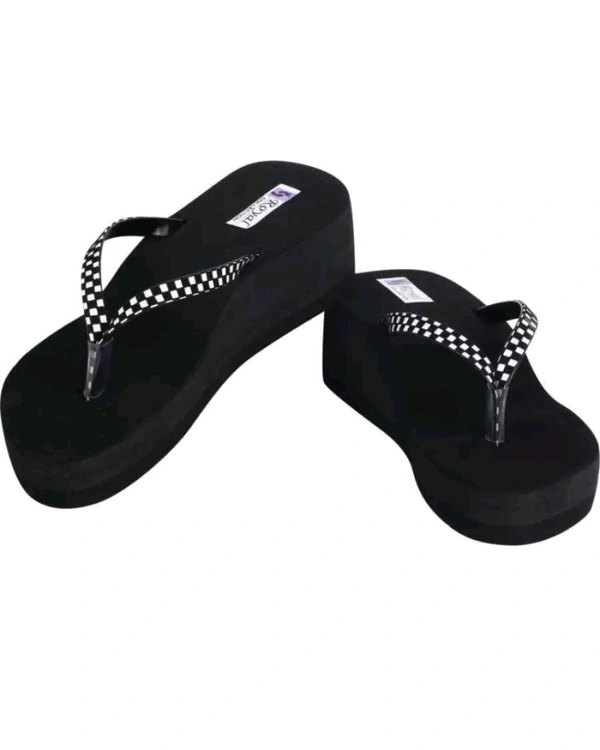 8383003010 ₹192 WCP Slippers q0p18p M 162 - White, 8