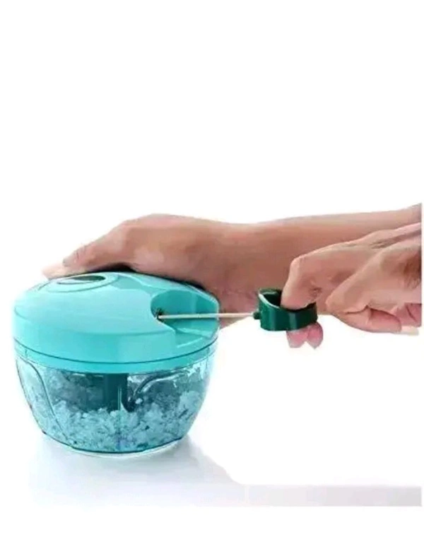 ZB0005 USD$10 UNI DS SALES Hand Chopper Vegetable Cutter, BPA-free Food Processor with 3 Removable Blades For Chopping & Mincing, Manual Vegetable Cutter , Dry Fruit and Onion , tomato Handy Chopper 450ML Vegetable Chopper rb.gy/0pbuiy