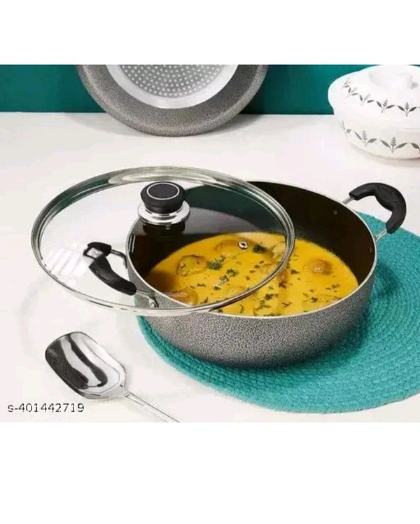 ZA0081 USD $ 18.00 SHREE RAMDEV NONSTICK AND COOKWARE. Name: 2.6 mm 2 L Non-Stick Glasso Deep Kadhai with Glass Lid (22 cm Dia, Silver) rb.gy/zhkaml


