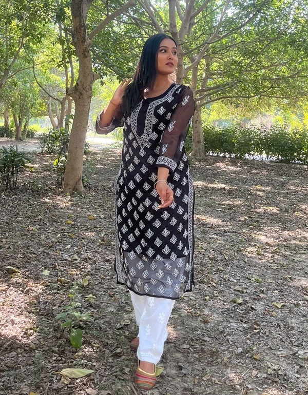 Black Chikankari Buty Jaal Kurti - Black, M(38)