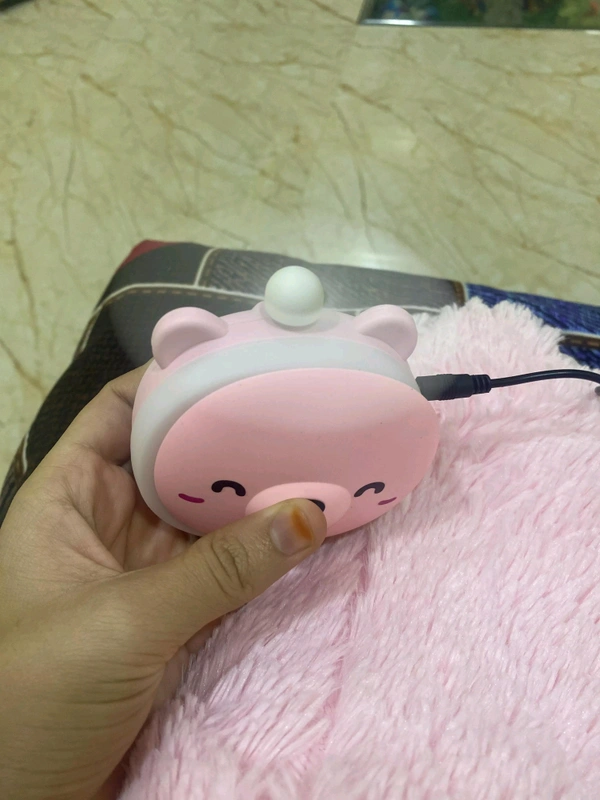 Travel Mini Carton Make Up/Mirror with LED Lights USB FanName: Travel Mini Carton Make Up/Mirror with LED Lights USB FanProduct Name: Travel Mini Carton Make Up/Mirror with LED Lights USB FanMaterial: PlasticNet Quantity (N): 1Shape: 