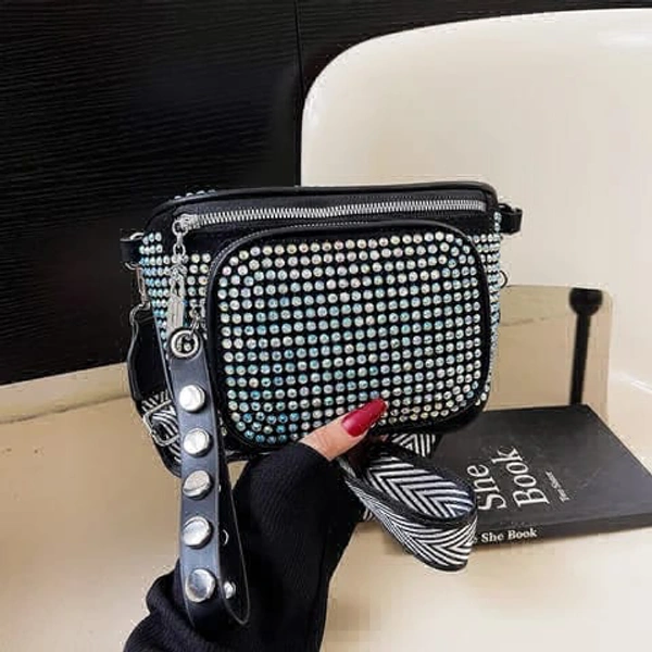 CROSSBODY SLING - White, 6/11