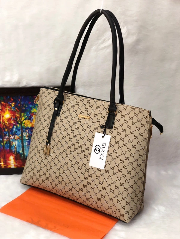 New Arrivals❤️*GUCCI * Hand BagDOUBLE PARTITION *It's Very Spacious, Stylish and it will Make a Women look More Elegant...*Walk Like a Boss Lady.. with this Masterpiece...*Fixed Leather HandlesTop Zipper Closures1 INSIDE ZIP POCKET 1 ZIP POCKET BACK SIDE - Brown, 13*12*4