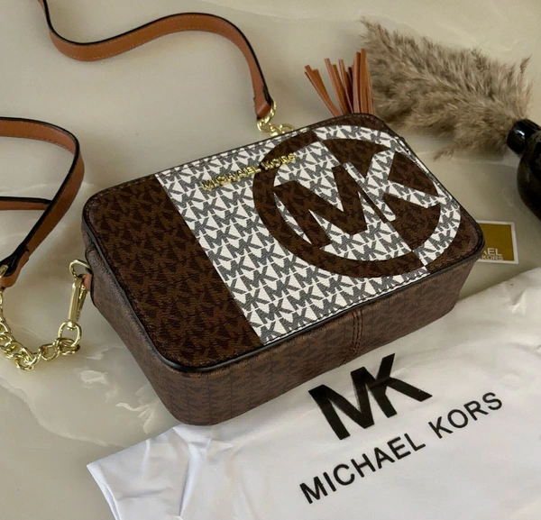 *MICHAEL KORS JET SET CAMERA CROSSBODY SLING - Brown, 9/6"