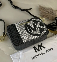 *MICHAEL KORS JET SET CAMERA CROSSBODY SLING - Brown, 9/6"