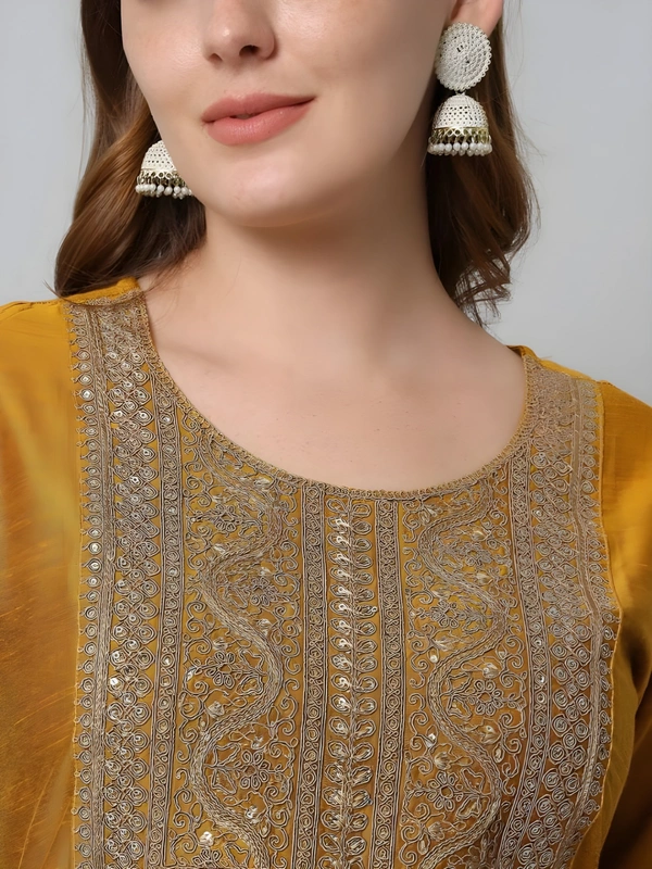 99 Fashion Bazaar Kurta Set in Silk Blend Fabric with Printed Dupatta. - Web Orange, M