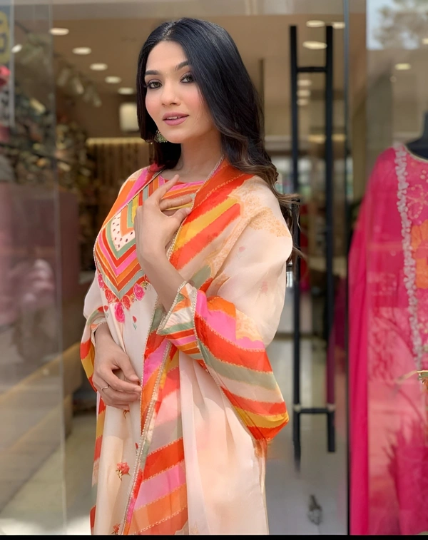 99 Fashion Bazaar Kurti Set with Dupatta in Crepe Fabric in Hand Embroidery - Zombie, XXL