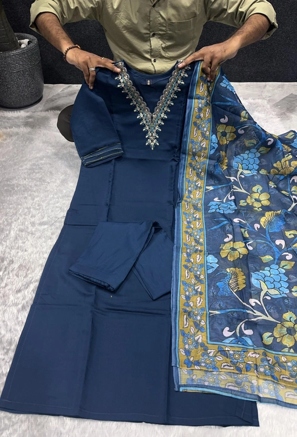 99 Fashion Bazaar Kurti Set with Dupatta in Viscose Chanderi Fabric with Embroidery.  - Minsk, S