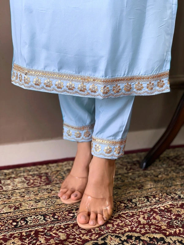 99 Fashion Bazaar Women Embroidered Viscose Silk Blend kurta Pant Dupatta set - Bright Turquoise, L