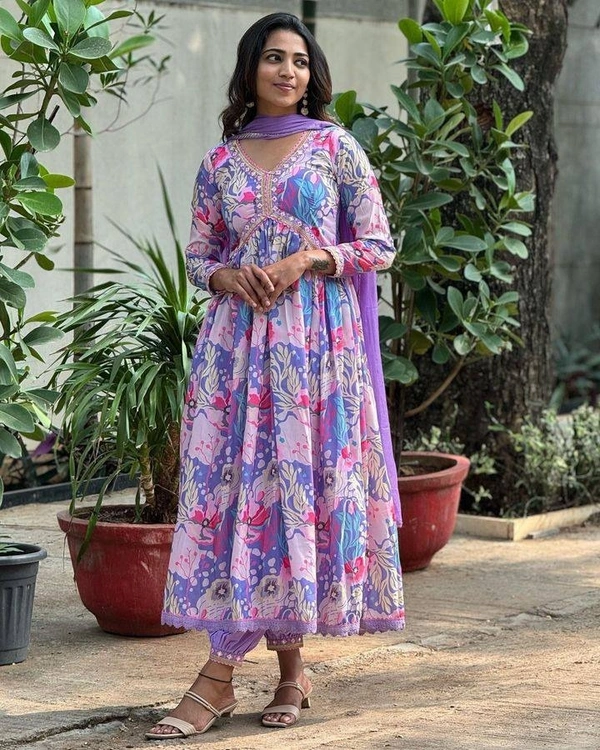99 Fashion Bazaar  Alia Cut Kurti Set in Muslin Printed Fabric with Dupatta.  - Light Orchid, XL