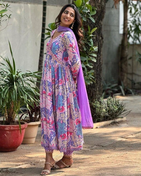 99 Fashion Bazaar  Alia Cut Kurti Set in Muslin Printed Fabric with Dupatta.  - Light Orchid, XL