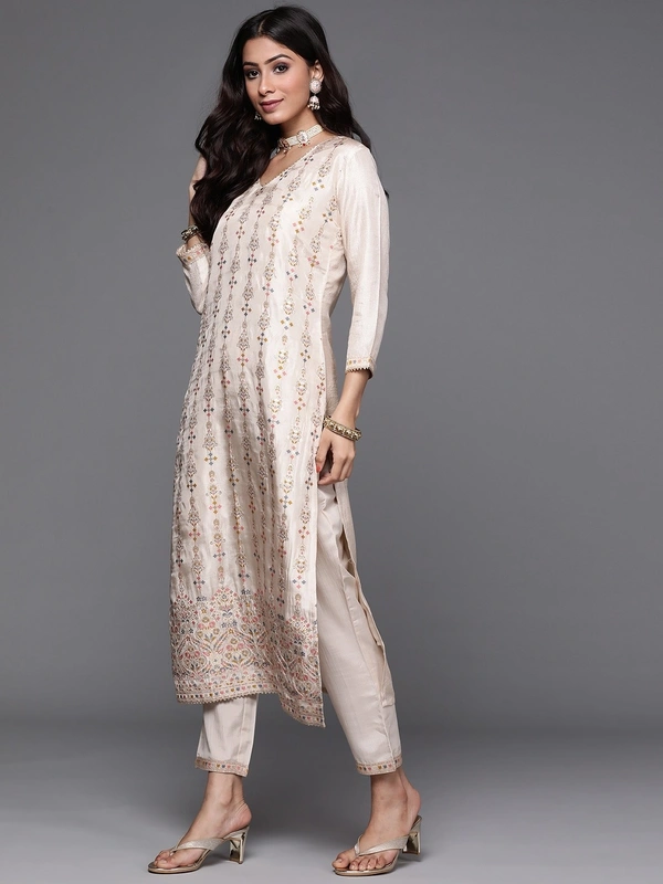 99 Fashion Bazaar Wedding Straight Kurti Set in Viscose Jacquard Fabric with Dupatta.  - Cararra, XL