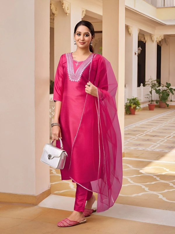 99 Fashion Bazaar Kurta Set with Dupatta in Cotton Fabric  - Razzmatazz, M