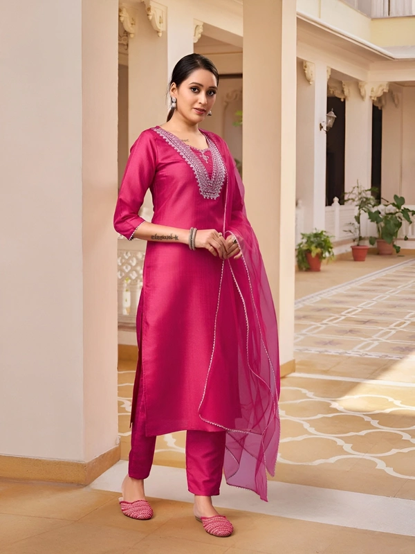 99 Fashion Bazaar Kurta Set with Dupatta in Cotton Fabric  - Razzmatazz, M