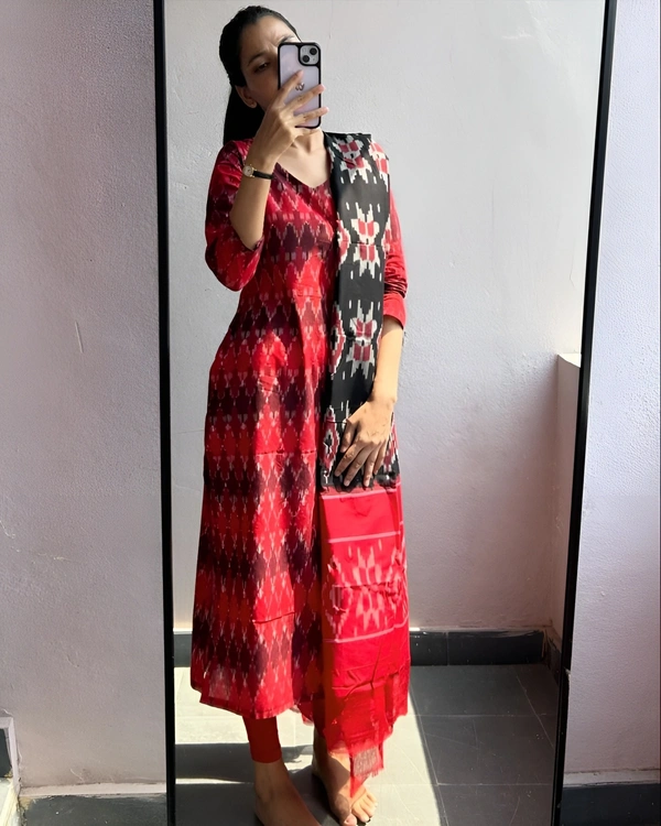 99 Fashion Bazaar Straight Kurti with Dupatta in Pure Cotton Fabric  - Guardsman Red, XL