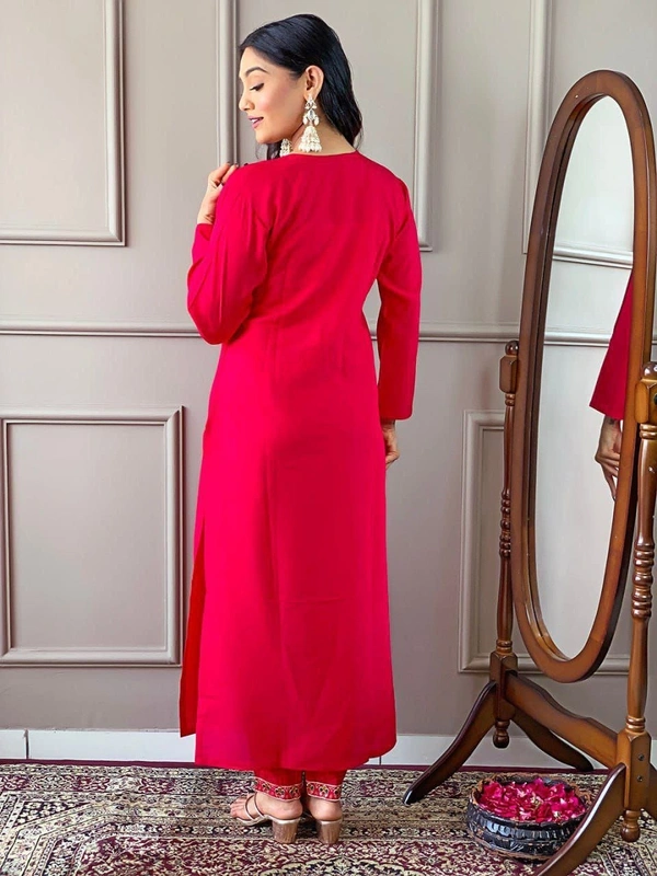 99 Fashion Bazaar Kurti Set with Dupatta Embroidery and Handwork Details In Heavy Silk and Jacquard Dupatta - Red, L