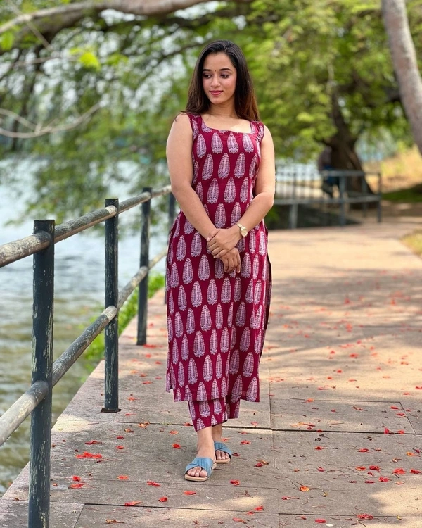 99 Fashion Bazaar Kurti Set in Cotton Printed Fabric - Tabasco, L