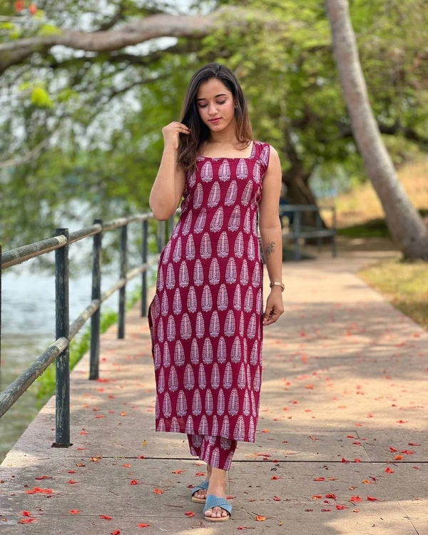 99 Fashion Bazaar Kurti Set in Cotton Printed Fabric - Tabasco, L