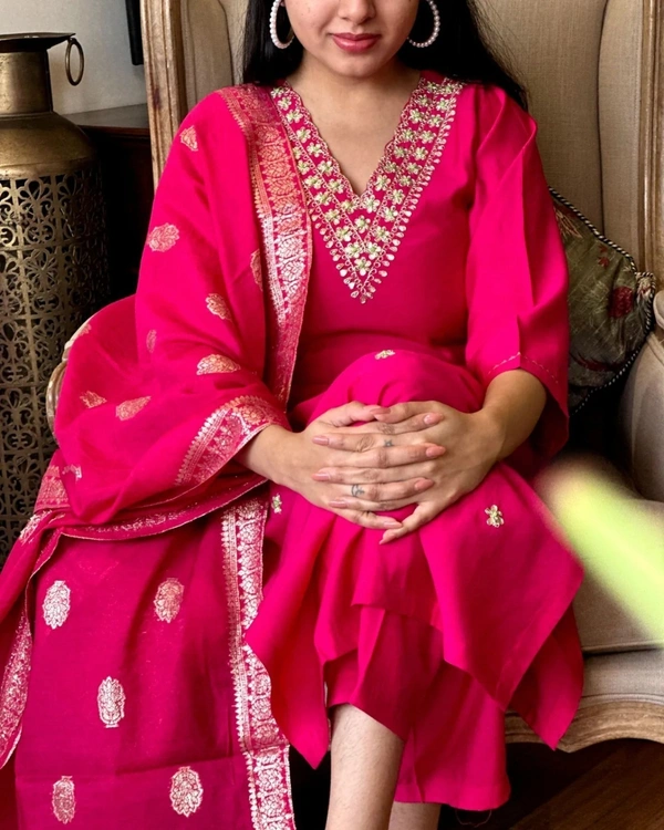 99 Fashion Bazaar Wedding Straight Kurti Set in Silk Chanderi Fabric with Jacquard Dupatta.  - Bright Red, L