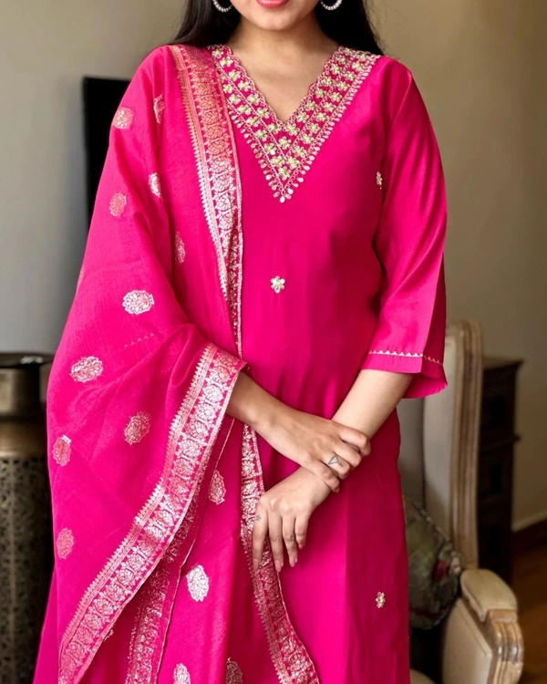 99 Fashion Bazaar Wedding Straight Kurti Set in Silk Chanderi Fabric with Jacquard Dupatta.  - Bright Red, L