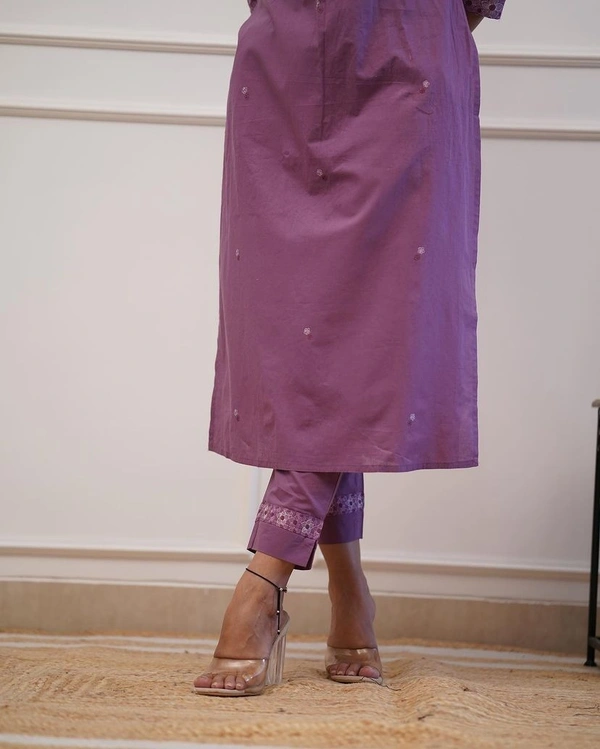 99 Fashion Bazaar Straight Kurti Set in Rayon Slub with Embroidery Neck Yoke.  - London Hue, M