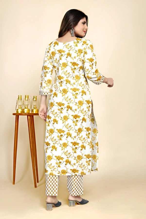 99 Fashion Bazaar Kurta Set in 100% Cotton Digital Printed Fabric  - Gamboge, M