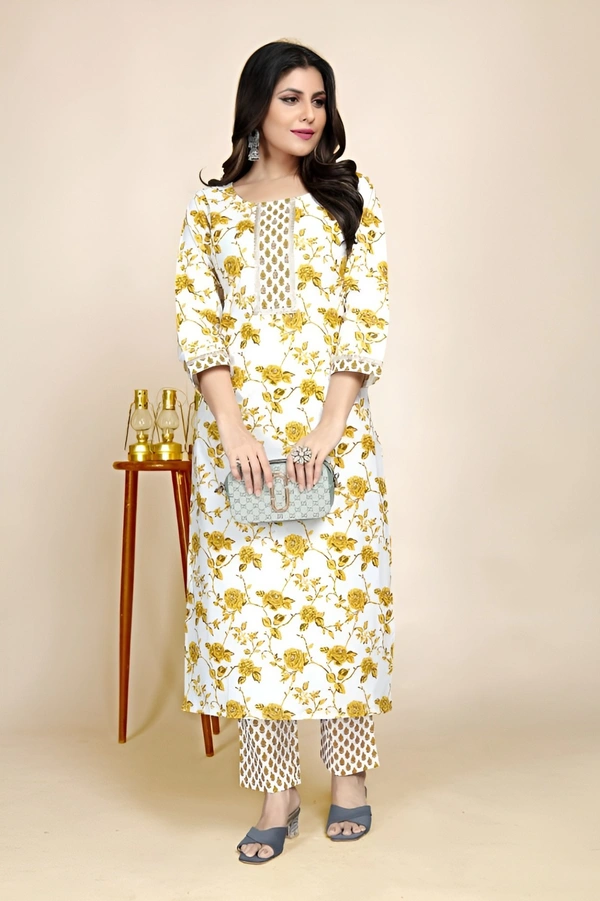 99 Fashion Bazaar Kurta Set in 100% Cotton Digital Printed Fabric  - Gamboge, M