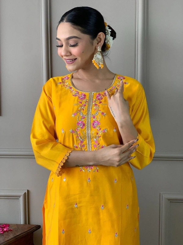 99 Fashion Bazaar Kurti Set with Dupatta Embroidery and Details In Viscose Chanderi Fabric and Dupatta - Barberry, XXL