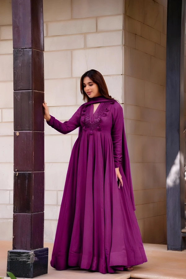 99 Fashion Bazaar Embroidered Gown with Dupatta in Solid Colors - Bossanova, M