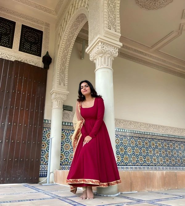 99 Fashion Bazzar  Anarkali Flaired Gown With Printed Dupatta - Red, L