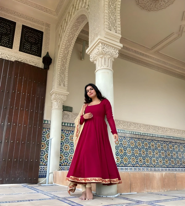 99 Fashion Bazzar  Anarkali Flaired Gown With Printed Dupatta - Red, L