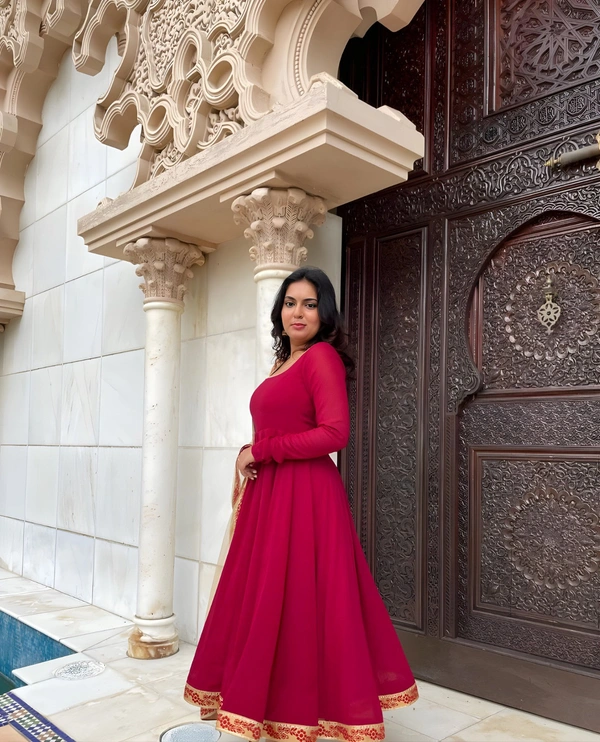 99 Fashion Bazzar  Anarkali Flaired Gown With Printed Dupatta - Red, L