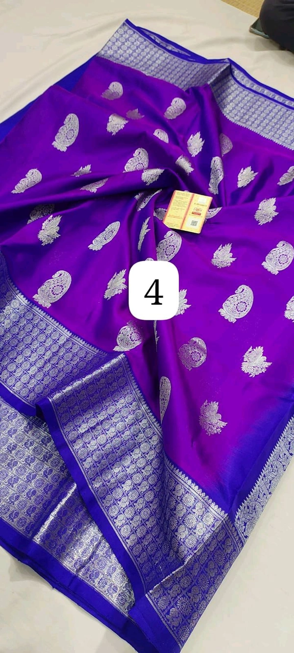 04 -  Venkatagiri Handloom Pure Small Border Pattu Saree