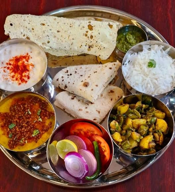 Veg Thaali