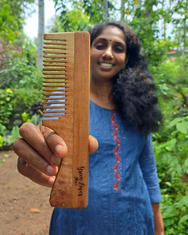 100% Pure Oil Treated Neem Wooden Handle Comb From Kerala 