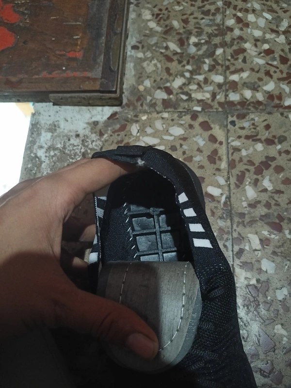 Kon Black - Black, 6
