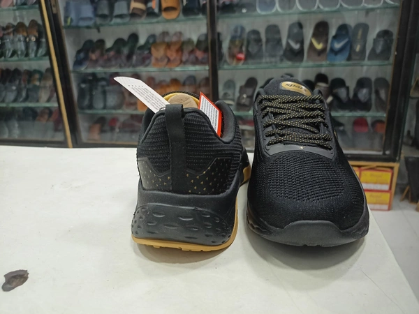 SPARX BLACK GOLD - Black, 7