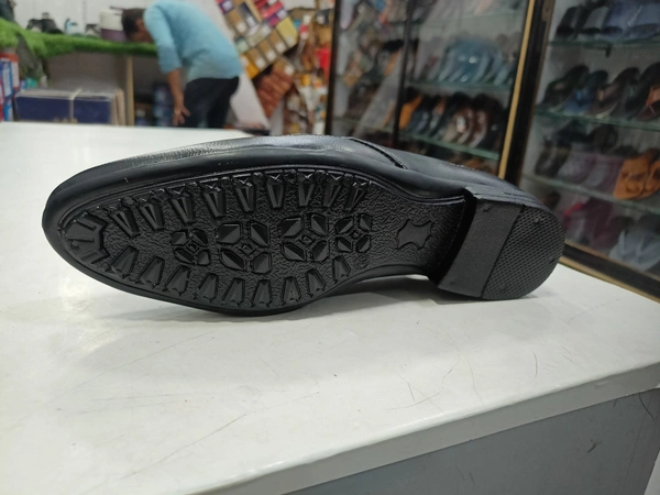 TRUE COOPER BLACK 1 - Black, 7