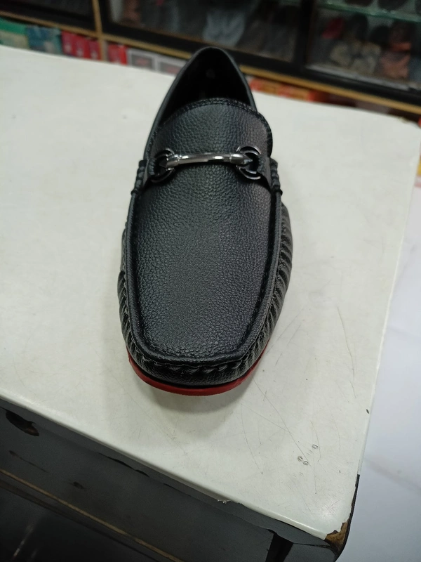 D - Step Black - Dorado, 7