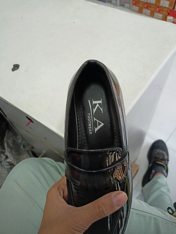 A.K. BLACK - Dove Gray, 6