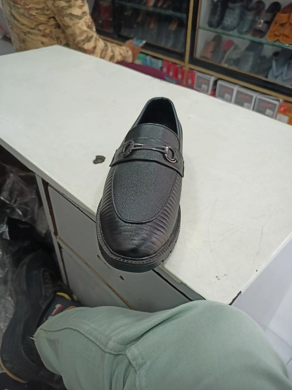 Guccl - Black, 7