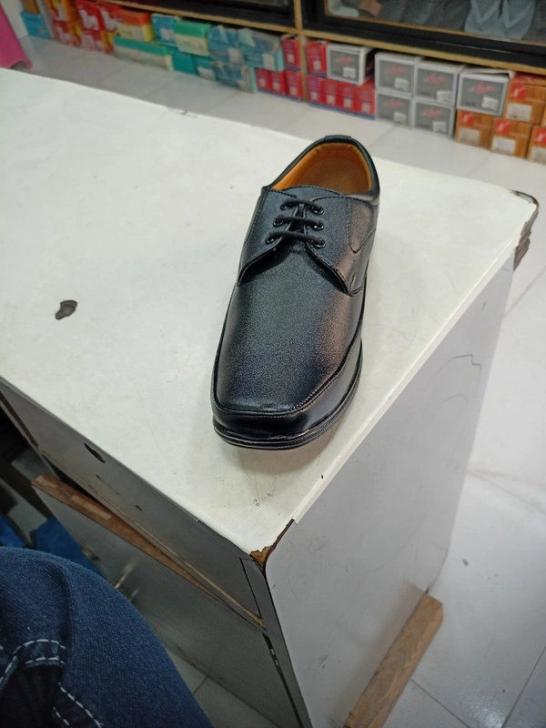 Company  - Black, 8