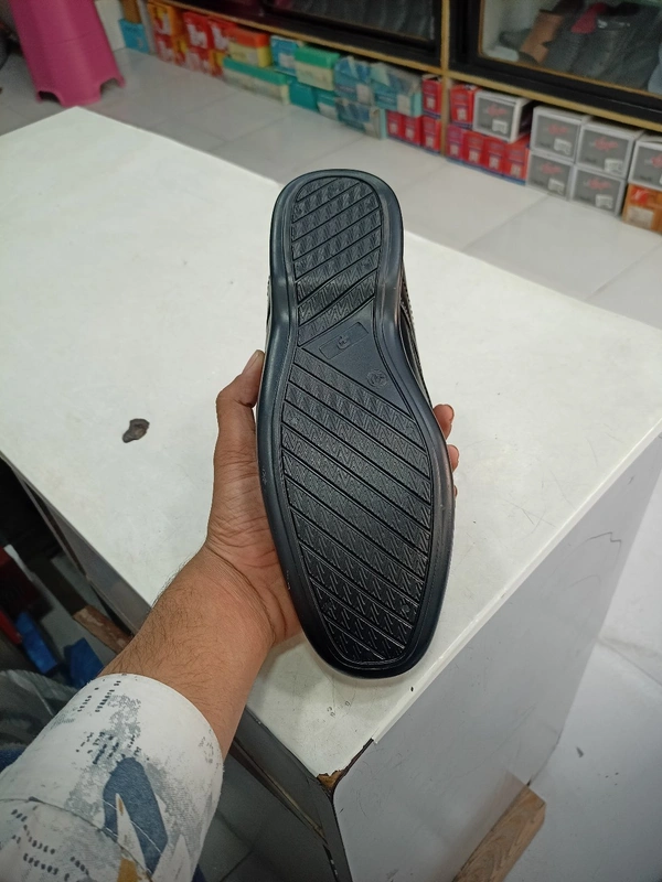 Pleasura - Black, 10