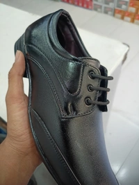 Traveller - Black, 6